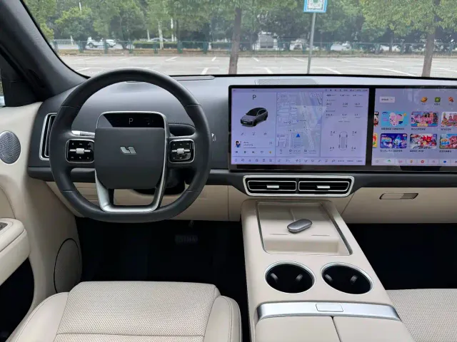 Li Auto L7 — Фото автомобиля 13