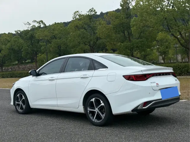 Geely Emgrand L — Фото автомобиля 5