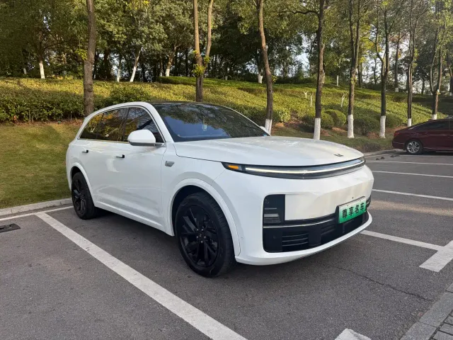 Li Auto L7 — Фото автомобиля 3