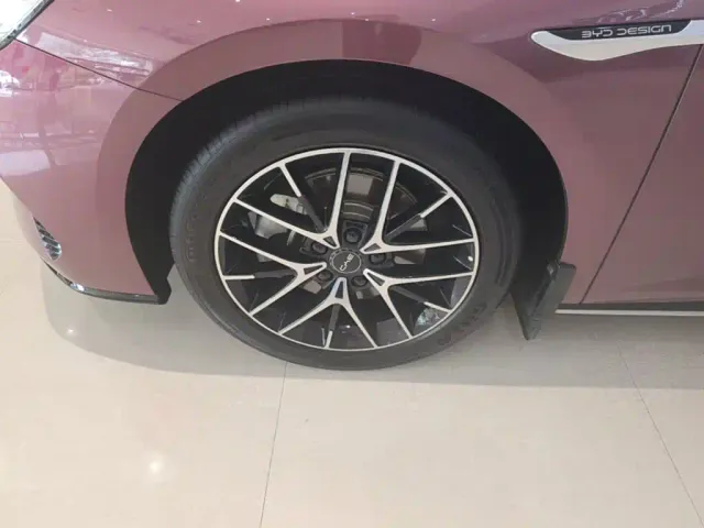 BYD Seal 07 DM-i — Фото автомобиля 22