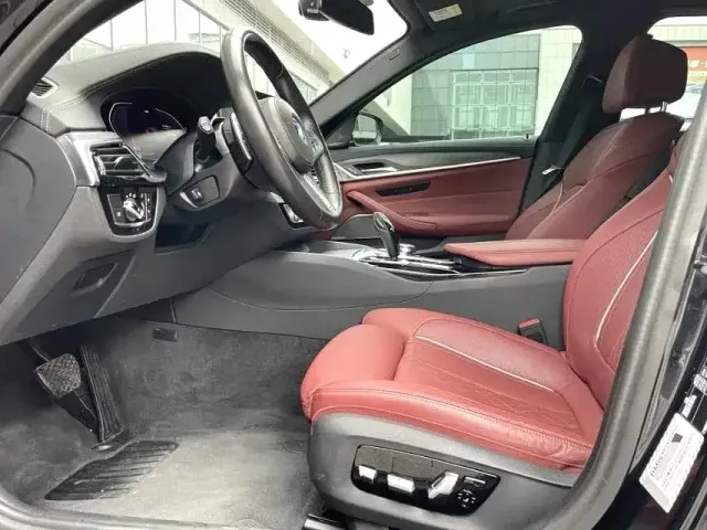 BMW 5 Series — Фото автомобиля 4