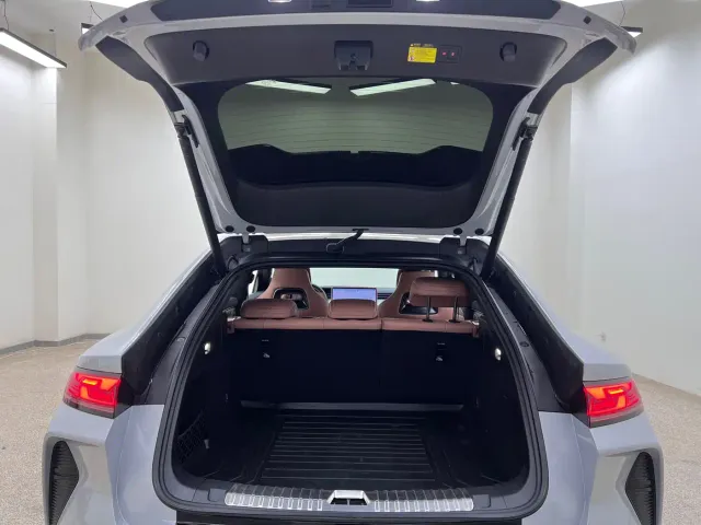 BYD Song L EV — Фото автомобиля 30