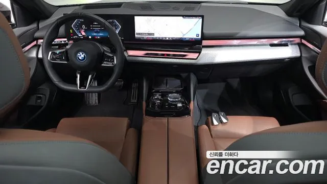 BMW 5 Series G60 — Фото автомобиля 10