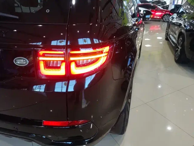 Land Rover Discovery Sport — Фото автомобиля 7