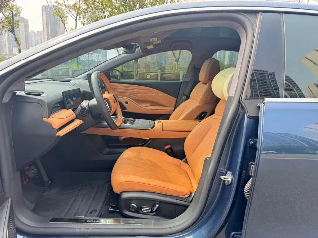 Geely Galaxy Xingyao 8 — Фото автомобиля 14