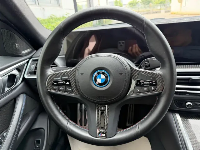 BMW i4 M50 — Фото автомобиля 11