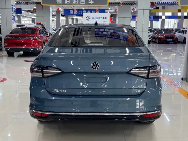 Volkswagen Lavida — Фото автомобиля 5