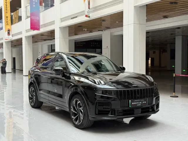 Lynk & Co 09 EM-P — Фото автомобиля 3