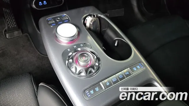 Genesis GV60 — Фото автомобиля 9