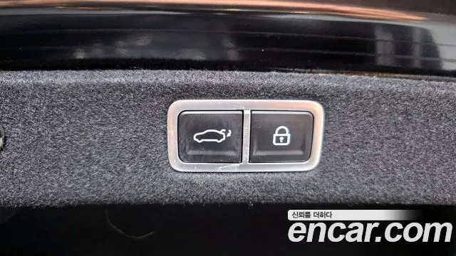 Hyundai Grandeur Grandeur (GN7) 2.5 Бензин 2WD — Фото автомобиля 20
