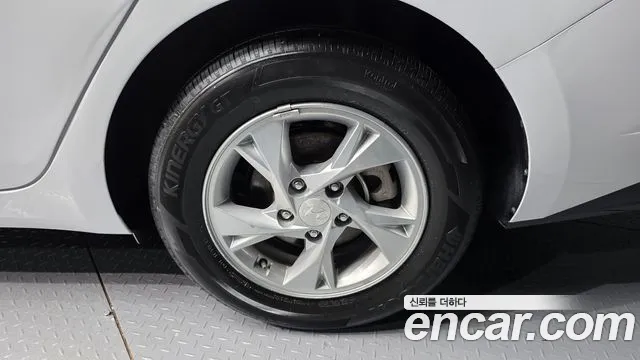 Hyundai AVANTE — Фото автомобиля 5