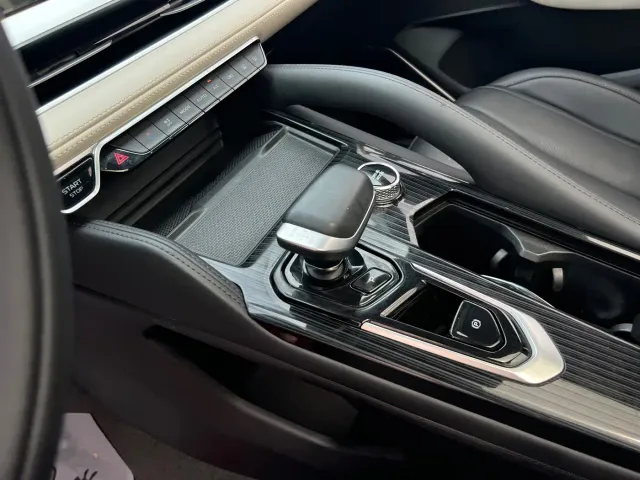 Geely Xingyue L — Фото автомобиля 18
