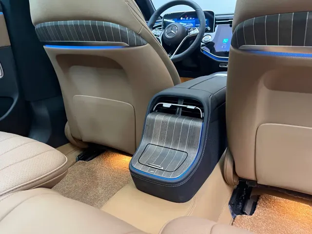 Mercedes-Benz E-Class — Фото автомобиля 10