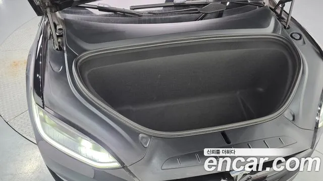 Tesla Model X — Фото автомобиля 6