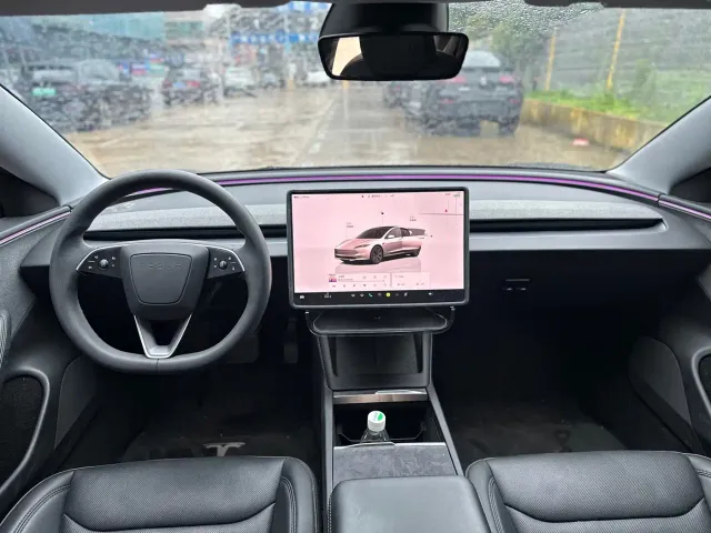 Tesla Model Y — Фото автомобиля 7