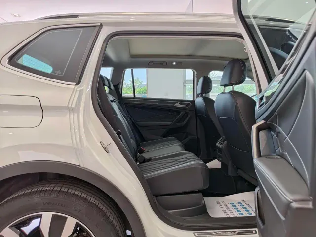 Volkswagen Tiguan L 2024 Outstanding 330TSI Auto 2WD R-Line Dragon Glory Edition — Фото автомобиля 10