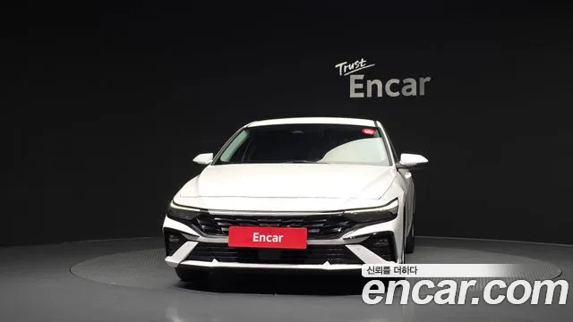 Hyundai Avante CN7 — Фото автомобиля 3