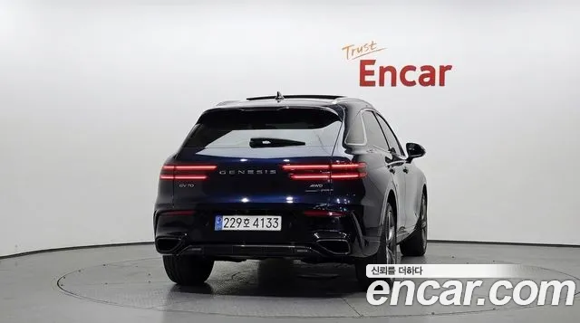 Genesis GV70 — Фото автомобиля 4