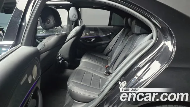 Mercedes-Benz E-Class E-класс W213 E350 4MATIC Exclusive — Фото автомобиля 12