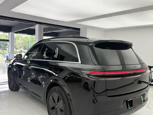 Li Auto Li L8 2024 Pro — Фото автомобиля 6