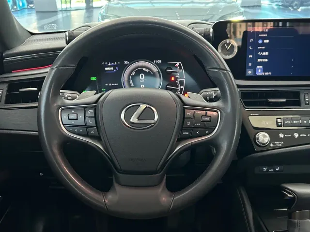 Lexus ES — Фото автомобиля 15