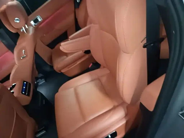 Li Auto L8 — Фото автомобиля 16