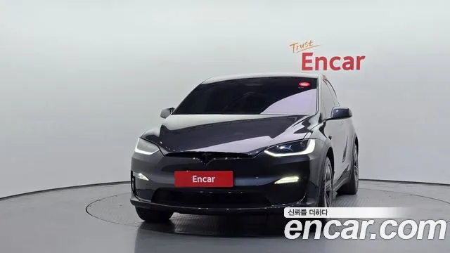 Tesla Model X — Фото автомобиля 3