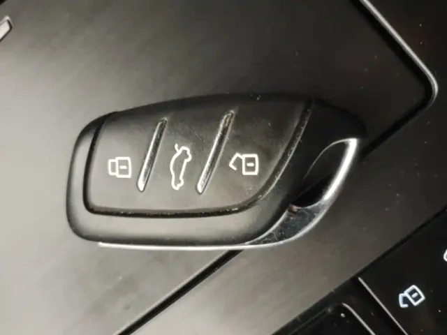 Roewe RX5 Max — Фото автомобиля 8