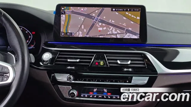 BMW 5 Series G30 — Фото автомобиля 19