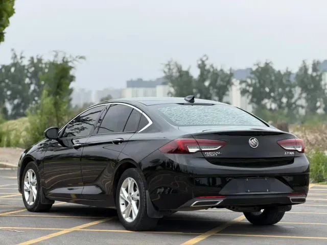 Buick Regal — Фото автомобиля 6