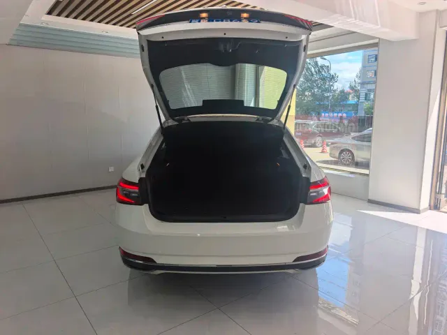 Skoda Superb — Фото автомобиля 16