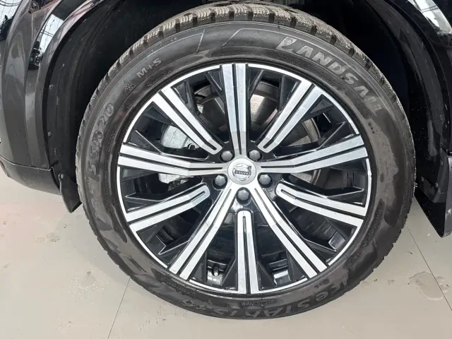 Volvo XC90 — Фото автомобиля 4