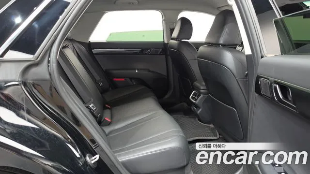 Hyundai Grandeur GN7 — Фото автомобиля 17