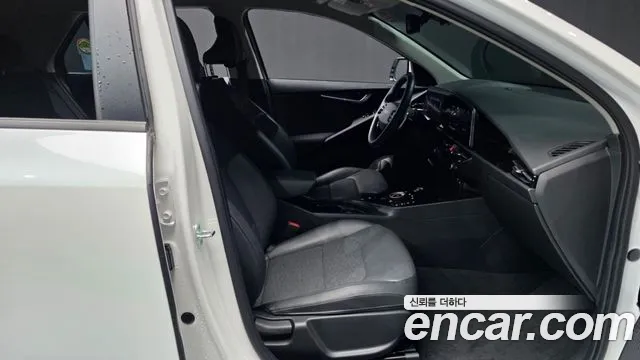Kia Niro The All New Niro Signature — Фото автомобиля 11