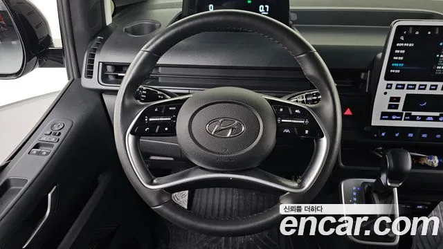Hyundai Staria Staria 4WD Подъёмник для коляски/Slope — Фото автомобиля 13