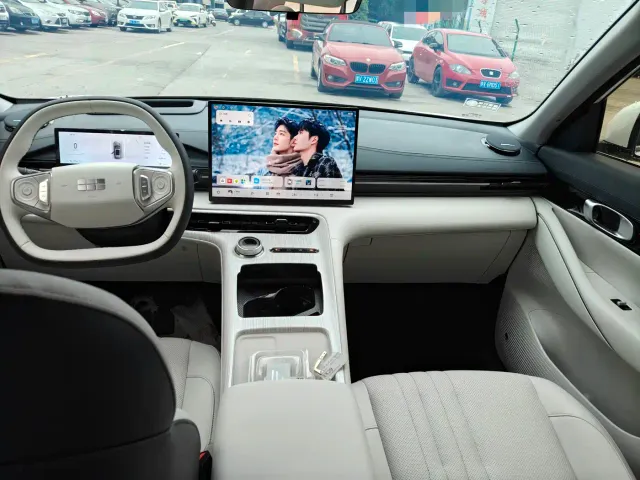 Geely Galaxy E5 — Фото автомобиля 4