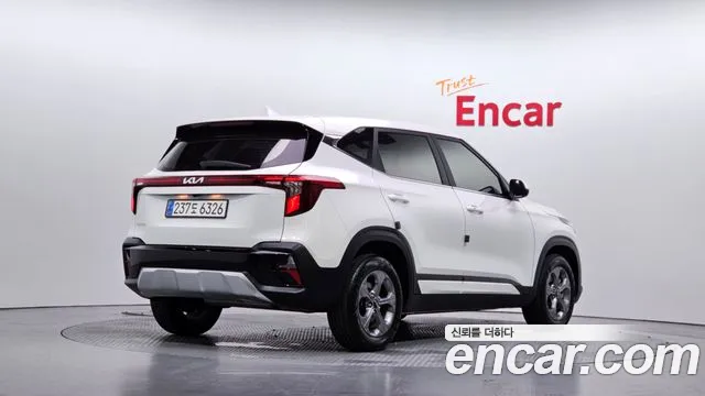 Kia Seltos Бензин 1.6 турбо 2WD — Фото автомобиля 2