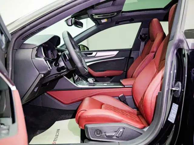 Audi A7L — Фото автомобиля 10