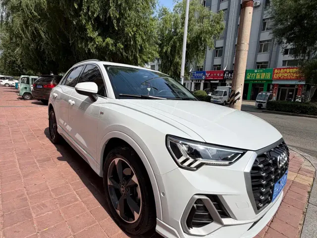 Audi Q3 — Фото автомобиля 3