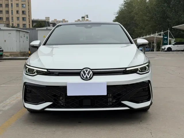 Volkswagen Golf — Фото автомобиля 2