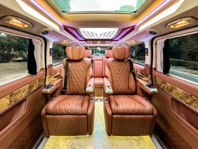 Mercedes-Benz V-Class — Фото автомобиля 21