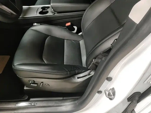 Tesla Model Y — Фото автомобиля 14