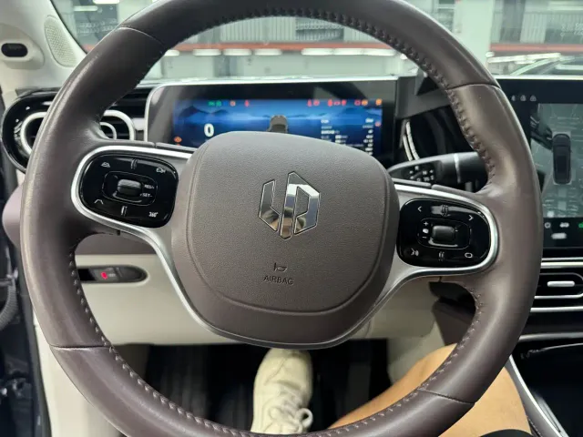 Leapmotor C11 — Фото автомобиля 5