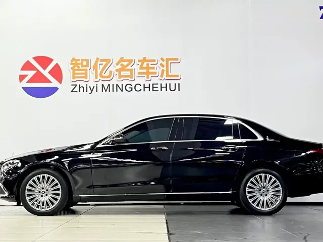 Mercedes-Benz E-Class — Фото автомобиля 4