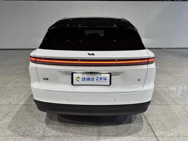Li Auto i6 — Фото автомобиля 25