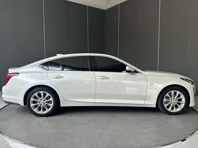 Cadillac CT5 — Фото автомобиля 5
