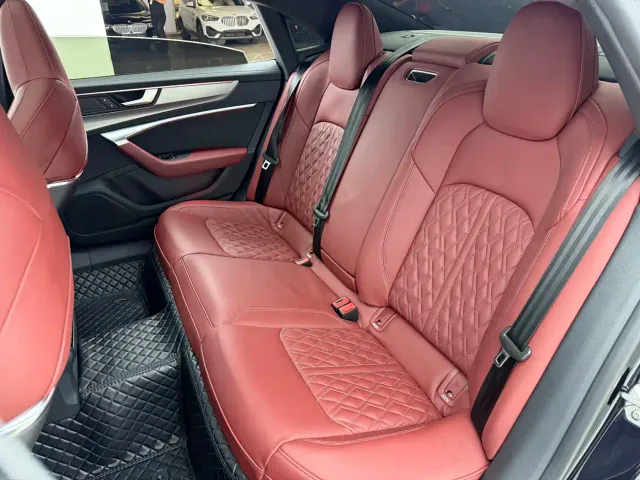 Audi A7L — Фото автомобиля 10