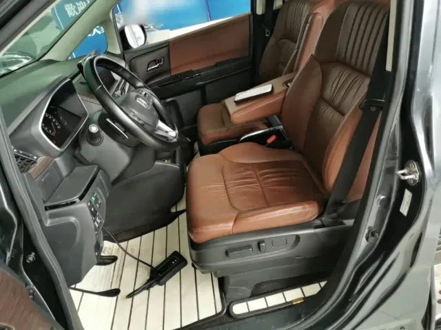 Honda Odyssey 2022 2.0L e:HEV Sharp Supreme Edition — Фото автомобиля 14