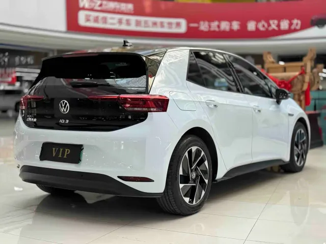 Volkswagen ID.3 — Фото автомобиля 9