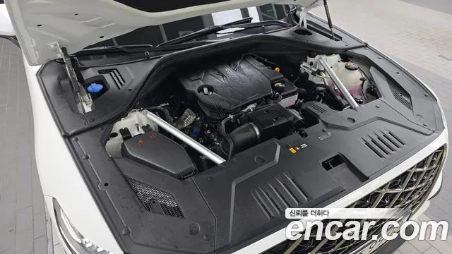 Genesis GV70 — Фото автомобиля 9